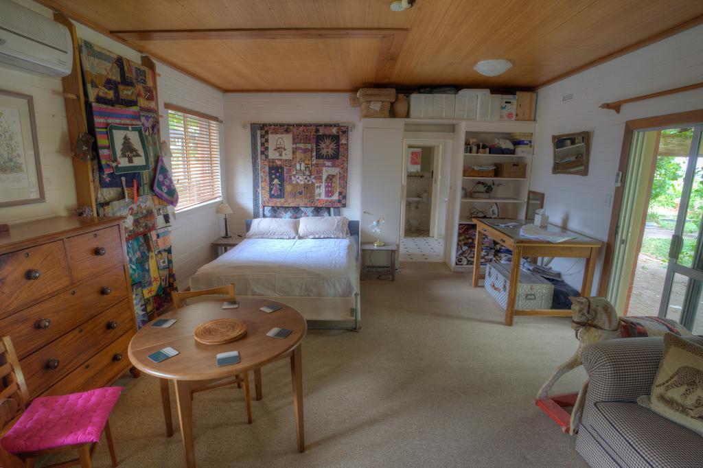 Quilters Studio Голер Номер фото